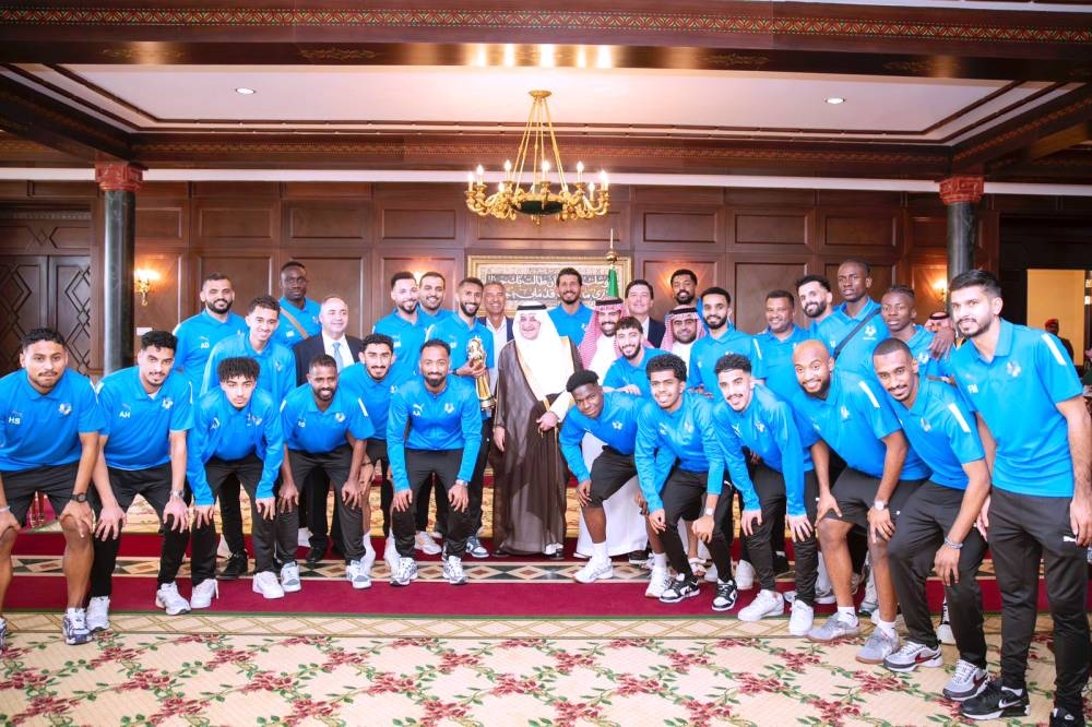أمير تبوك يستقبل نادي نيوم ويبارك تتويجهم بدوري يلو والصعود إلى «روشن»