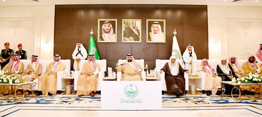 محمد بن عبدالعزيز يستقبل أهالي جازان المهنئين بتعيينه أميراً للمنطقة
