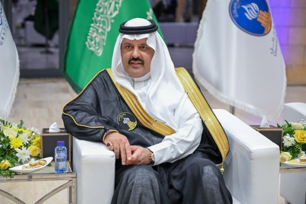 أمير حائل يوجِّه بتوفير الرعاية لحاج عراقي نُقل جواً إثر أزمة صحية