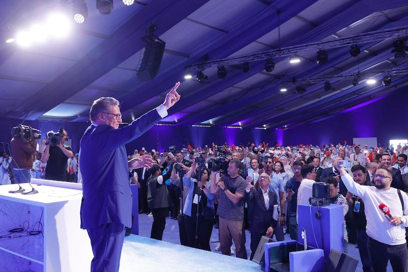 أخنوش يجيب بنكيران: السياسة ليست “السبّان”.. والتشويش يضر بصورة المملكة