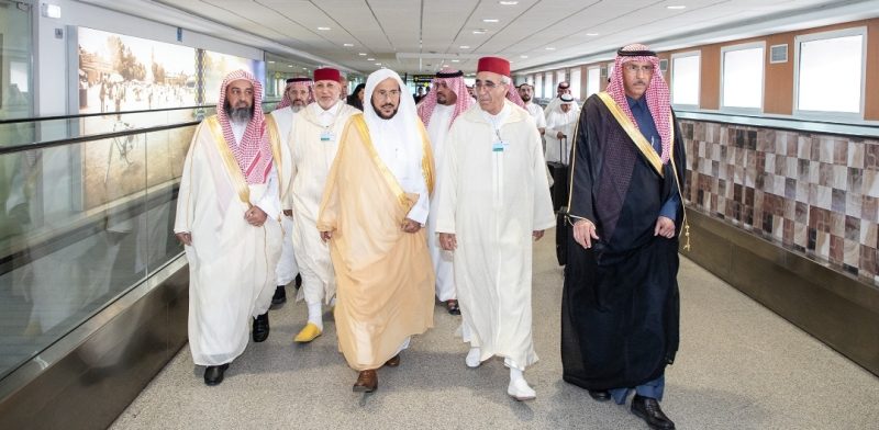 وفد مغربي سعودي يستقبل وزير الشؤون الإسلامية والدعوة والإرشاد في مطار الدار البيضاء