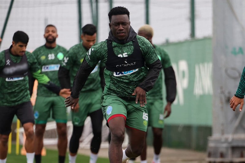 الدوري المغربي يبلغ جولة الحسم