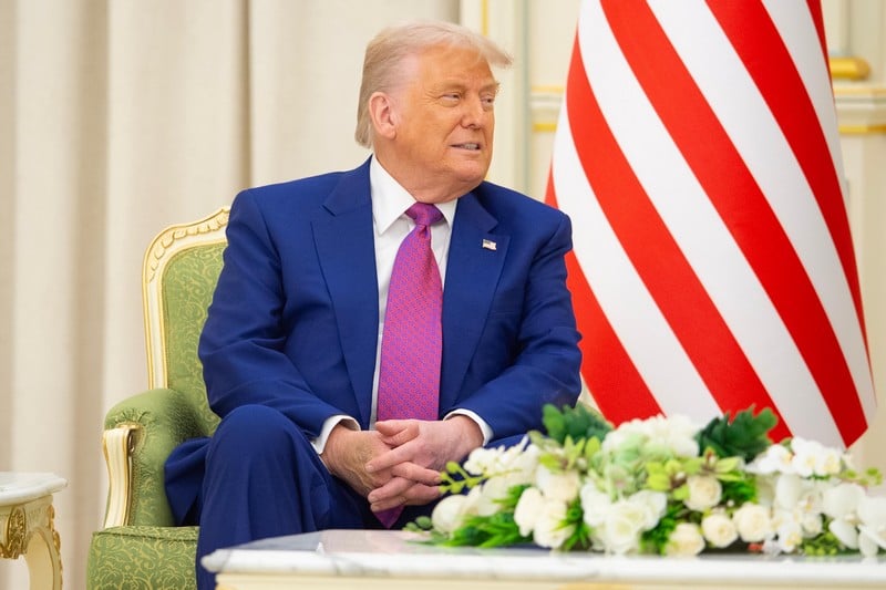 ترامب يعلن رفع العقوبات عن سوريا