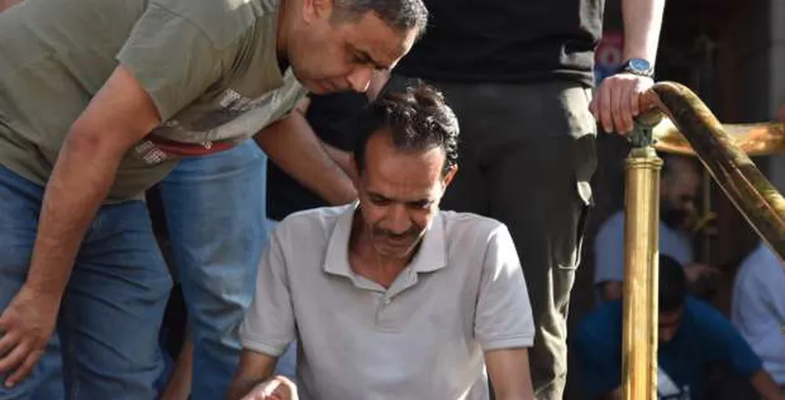 الحكام القدامى يشاركون في جنازة والدة أيمن دجيش