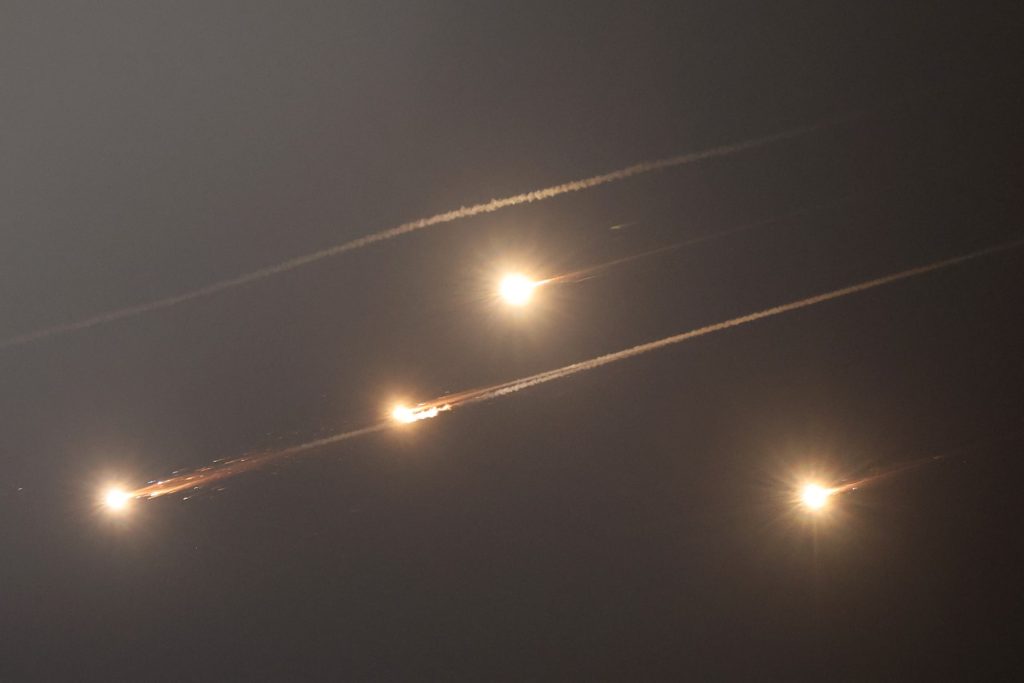 اسرائيل تتوقع قراراً اميركياً بالانضمام إلى الضربات على إيران.. والبيت الأبيض يحدِد الموعد