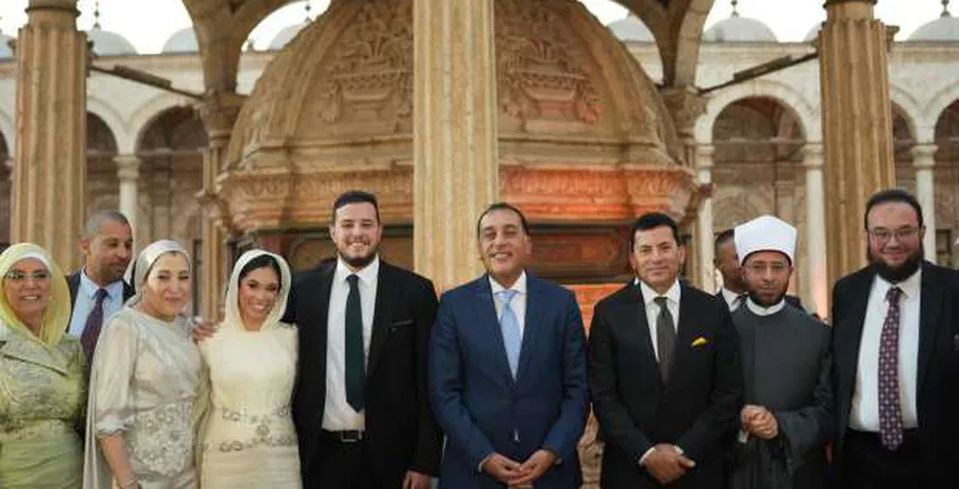 وزير الرياضة يحتفل بعقد قران ابنته بحضور رئيس الوزراء.. صور