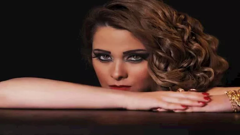 أنوسة كوتة توجه رسالة لـ مها الصغير:”أنا نفسي أطبطب عليها واحضنها”