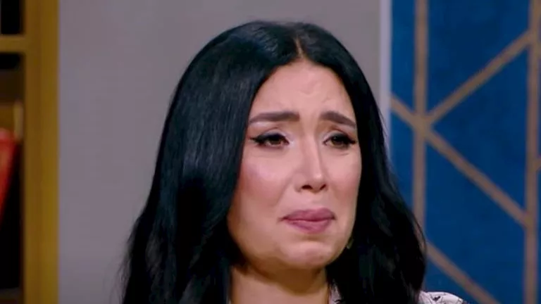 عبير صبري تعلن الانفصال عن زوجها بعد 7 سنوات.. وحلا شيحة تعلق