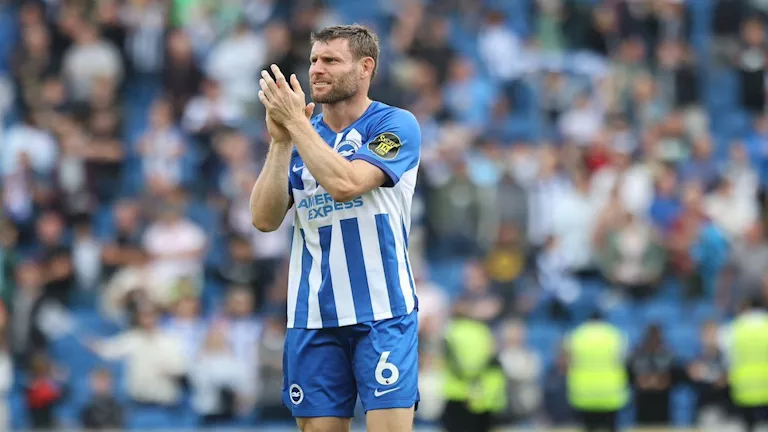 “الموسم الـ23 بانجلترا”.. برايتون يعلن تجديد عقد لاعبه ميلنر