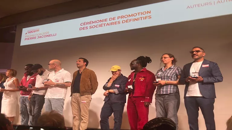 الشاعر محمد رفاعي يحصل على العضوية الدائمة من جمعية المؤلفين والملحنين