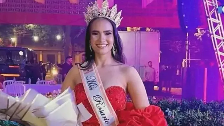 ملكة جمال تتعرض لموقف صادم على المسرح بسبب – لن تتوقع ما حدث