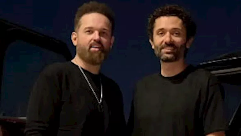 محمد محمود عبدالعزيز يهنئ شقيقه كريم بعيد ميلاده