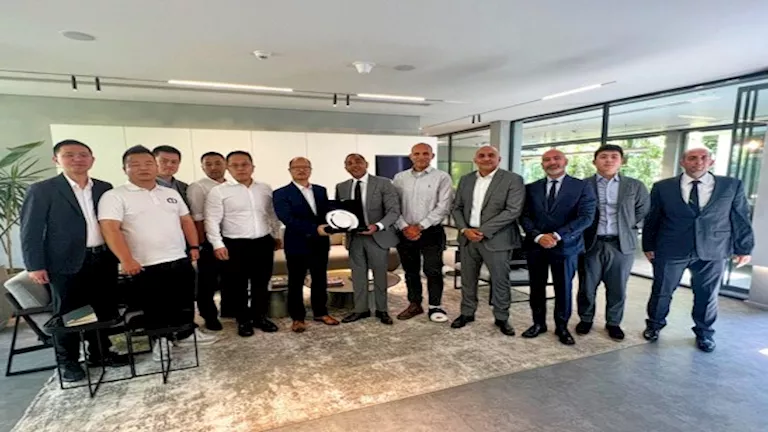 جيلي العالمية تبحث مع أبو غالي موتورز خطط التوسع بمصر.. وإطلاق طرازات