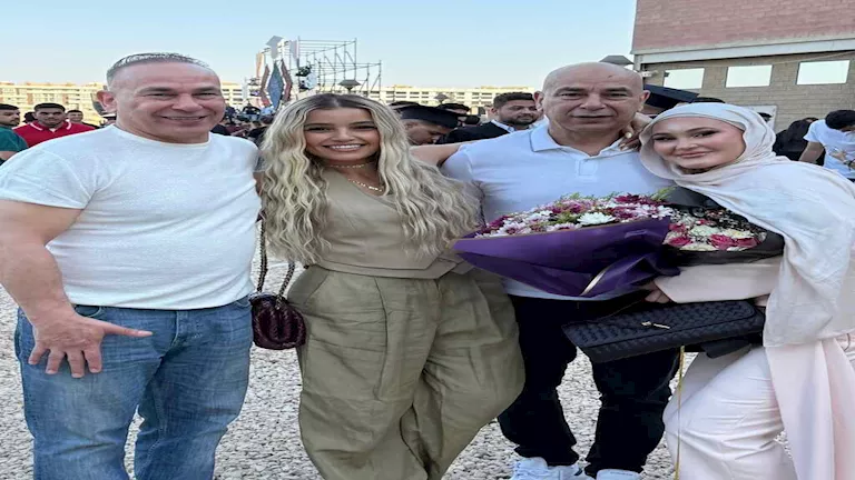 8 صور من احتفال حسام حسن بتخرج ابنته “جنى” من الجامعة