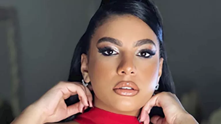 دنيا سامي تدافع عن مصطفى غريب: “كلامي عن هزارنا جاب له الشتيمة”