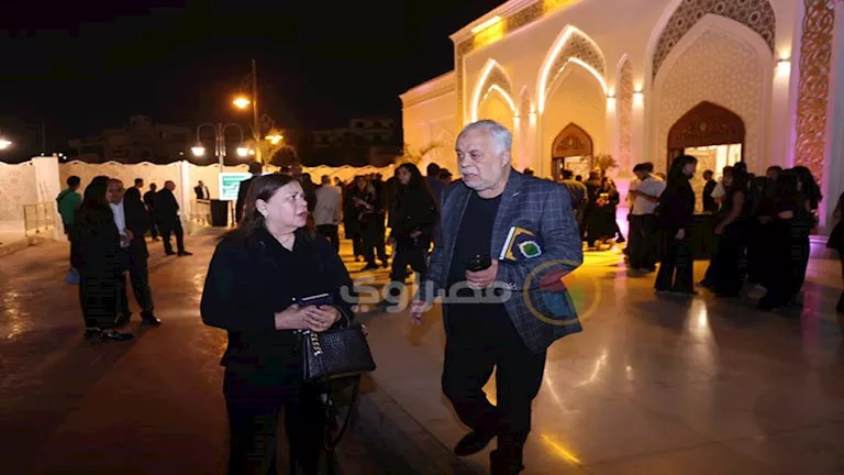 نجوم الفن يقدمون واجب العزاء في والدة عمرو الجنايني