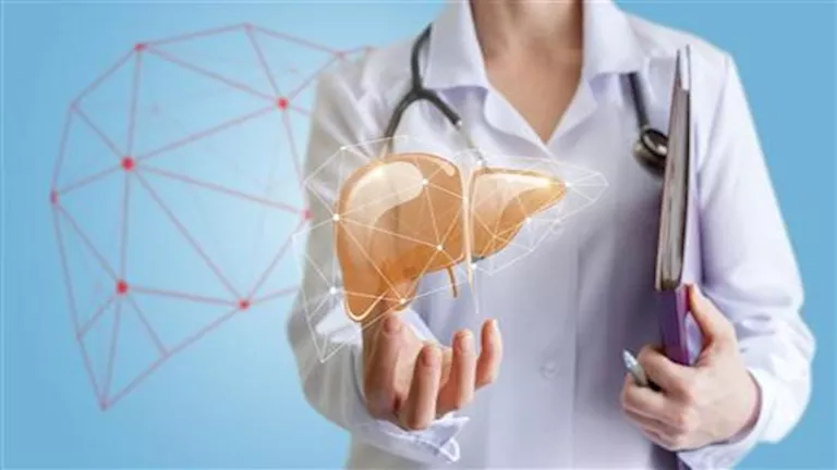 احذر المشروب الأكثر خطورة.. جرعتان فقط منه تدمران الكبد