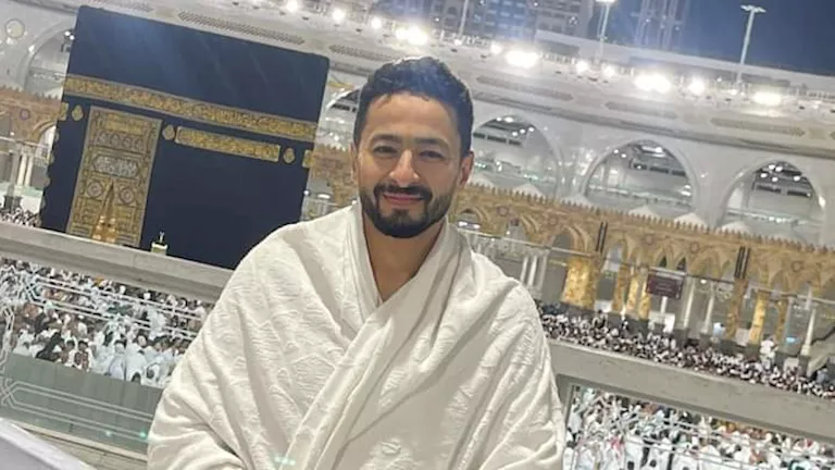 حمادة هلال يوجه رسالة لجمهوره أثناء أدائه فريضة الحج