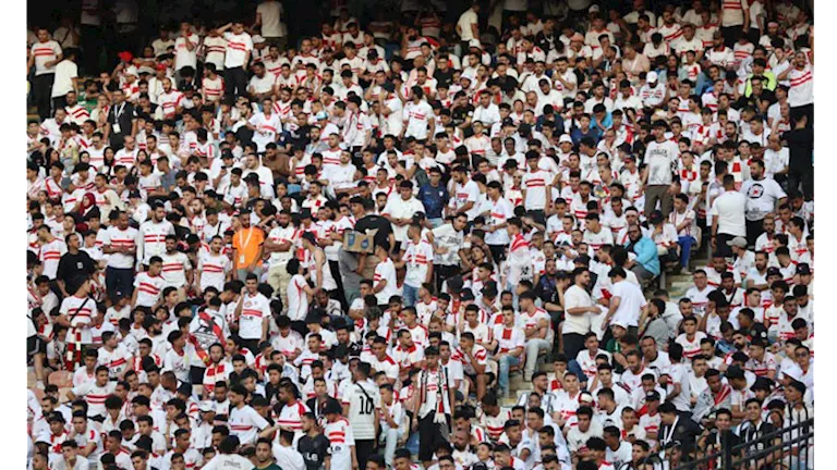 جماهير الزمالك تتوافد على مدرجات ستاد القاهرة لدعم الفريق في نهائي الك