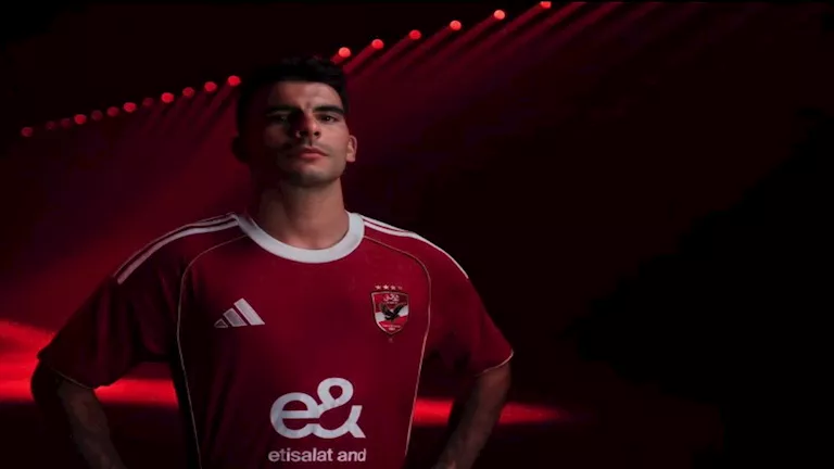 بعد الانضمام للأهلي.. موعد أول مباراة رسمية لزيزو مع الفريق