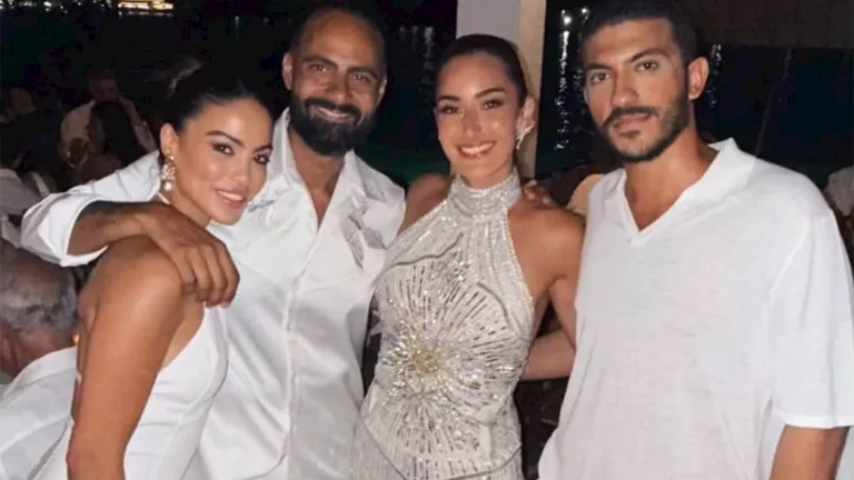 بالصور.. أمينة خليل ترقص مع والدها في حفل زفافها باليونان