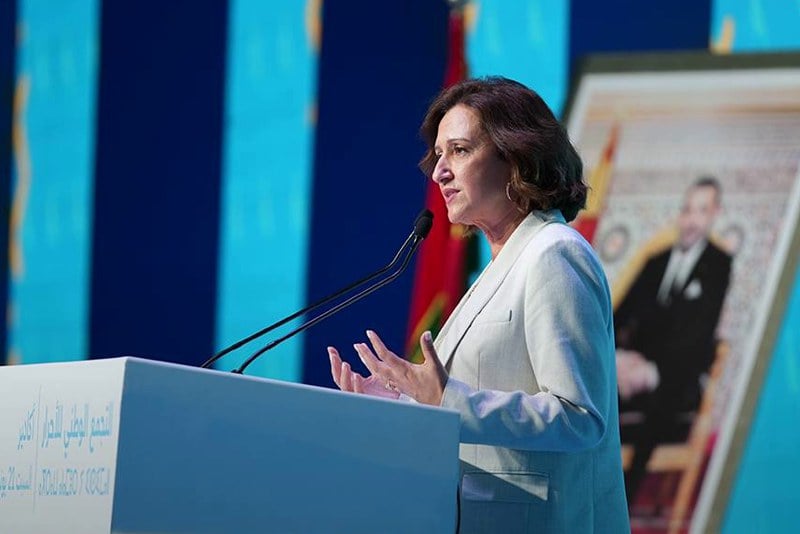 عمور تستعرض “إنجازات وزارة السياحة”.. برادة ينتشي بنتائج مدارس “الريادة”