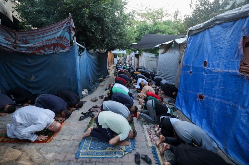 غزة تستقبل العيد تحت القصف والجوع