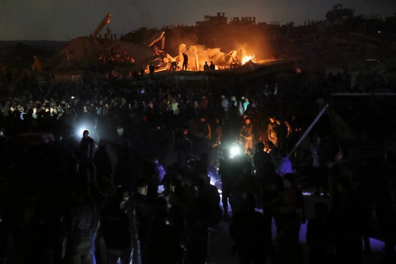 غزة تنعى قتلى قرب مركز مساعدات