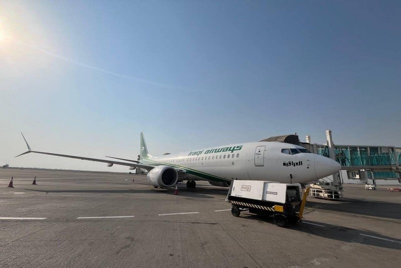 العراق يعلن إعادة فتح مجاله الجوي