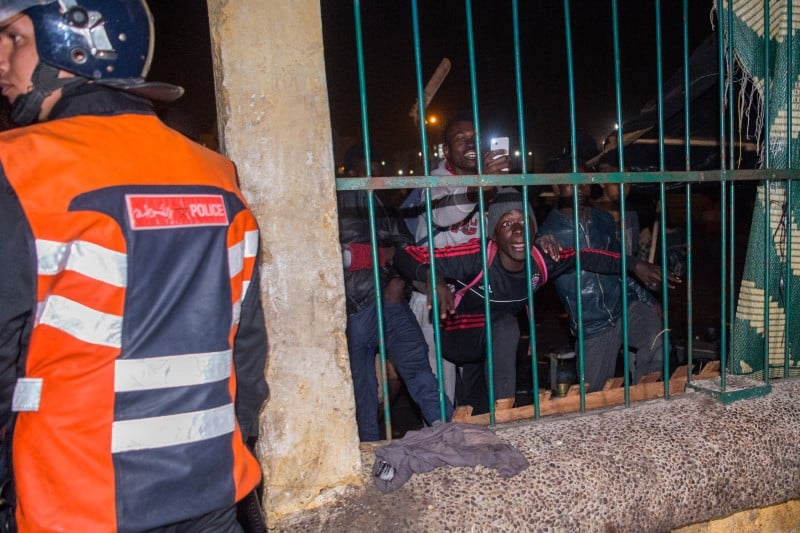 شغب مهاجرين غير شرعيين يغضب بيضاويين ويرفع مطالب بتشديد المراقبة
