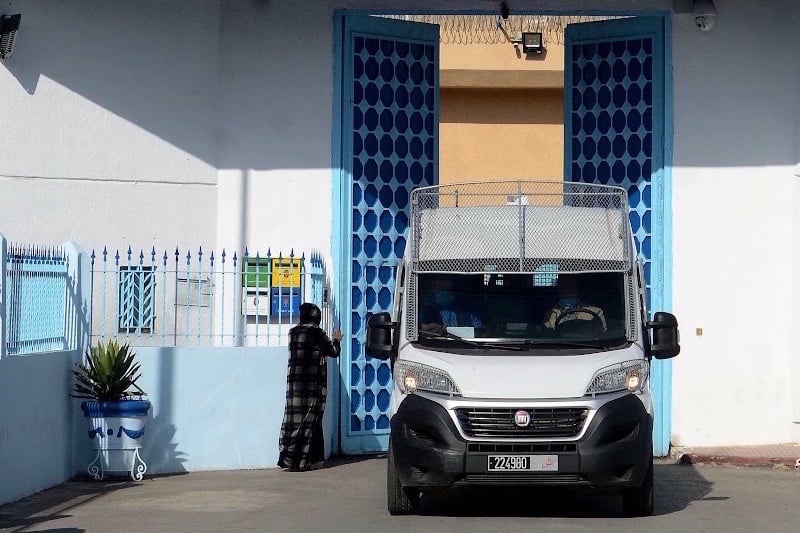 حبس مزود “تيكتوكر” بالمعلومات