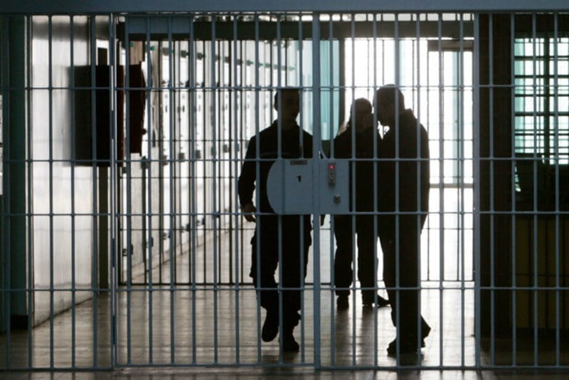 الجزائر تحكم بسجن صحافي فرنسي