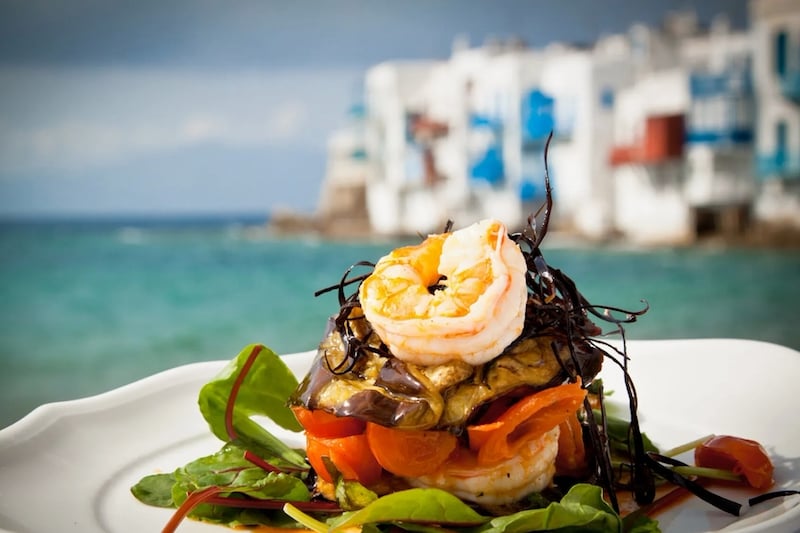 مطاعم ومقاهٍ ترفع الأسعار تحت غطاء العروض الموسمية الصيفية بالمغرب