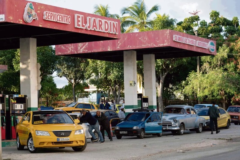 فنزويلا تقرر الزيادة في سعر الوقود