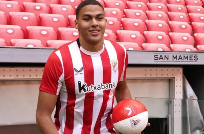 مروان سنادي: حققت حلمي بارتداء القميص الوطني وعندما سمعت اسمي ضمن اللائحة شعرت بفرح كبير