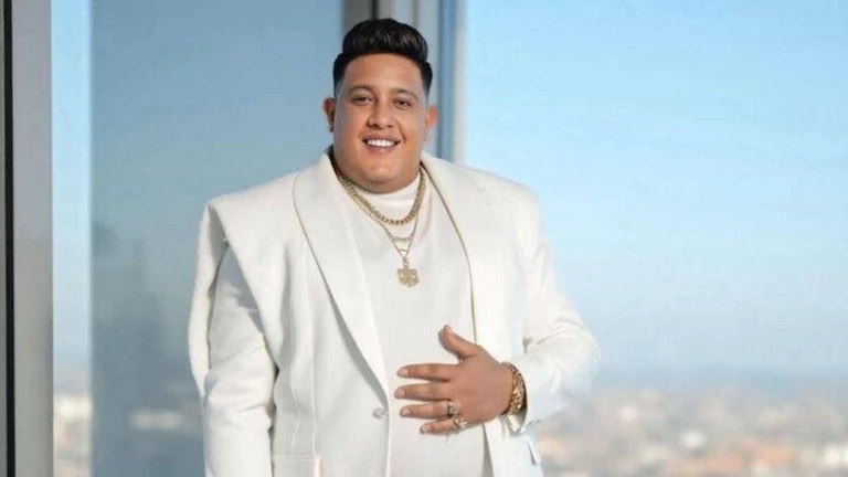 أطلق عليها اسم مطربة شهيرة.. حمو بيكا يرزق بمولودة