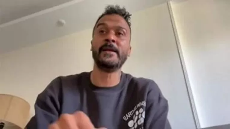 إبراهيم سعيد ينشر صورا مع سيد عبد الحفيظ ويعلق