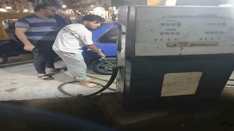 “من التمرينة للبنزينة ونمت في الشارع”.. معاناة لاعب كرة قدم