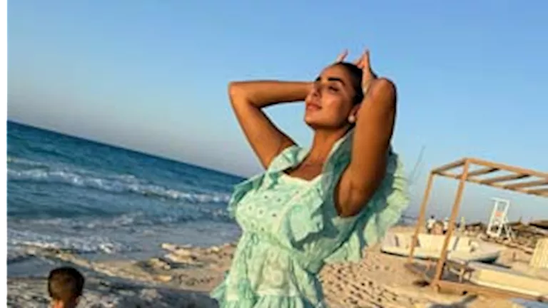 “جريئة أمام البحر”.. أحدث ظهور لـ جوري بكر والجمهور يعلق (صور)