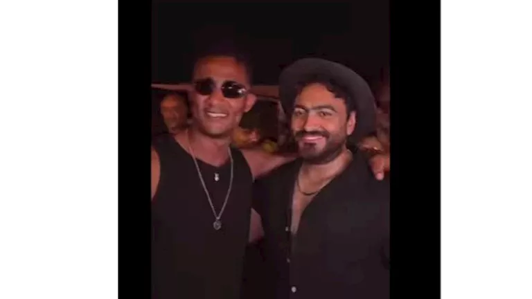 محمد رمضان يعلق على لقائه مع تامر حسني بالساحل الشمالي.. والأخير يرد (