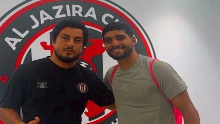 المريخ يخاطب بيراميدز للاستعلام عن قيمة بيع إبراهيم عادل