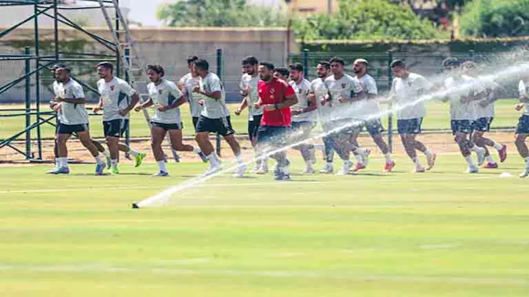 لاعب الأهلي يكشف موقفه من العروض الأوروبية المقدمة