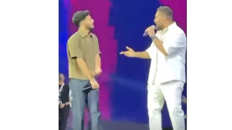 تامر حسني يقدم كريم أسامة في حفل العلمين الجديدة.. والأخير يشكره