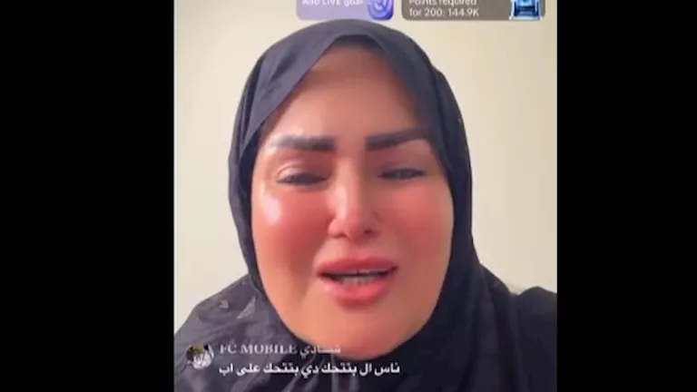 سما المصري تنهار بالبكاء وتعلن ارتداء الحجاب:”شيلوا كل صوري بجسمي” (في