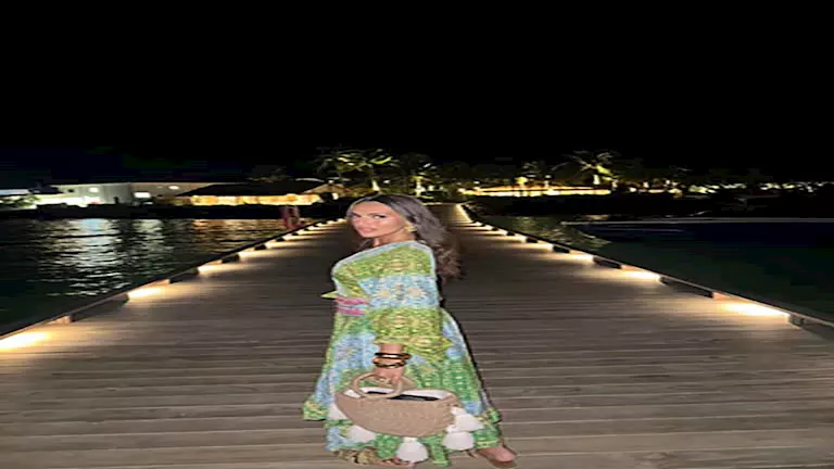 مع ابنتها.. إسراء عبدالفتاح تخطف الأنظار في أحدث ظهور (صور)