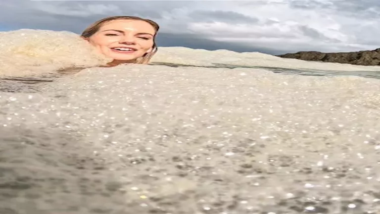 بلوجر تتعرض لموقف صادم أثناء السباحة- ماذا حدث لها؟