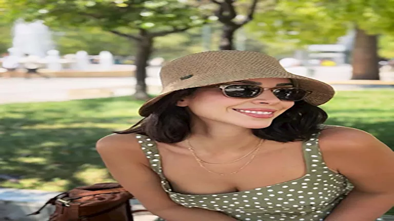 بسنت شوقي تنشر صورًا جديدة من رحلتها إلى أثينا