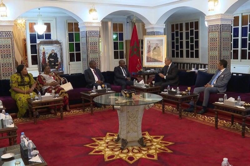 والي العيون يتباحث مع وفد إيفواري