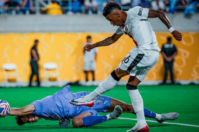 غوارديولا: بونو وراء إقصاء “السيتي”