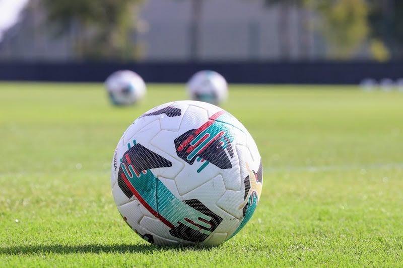 عقوبات تنتظر أندية كروية في المغرب